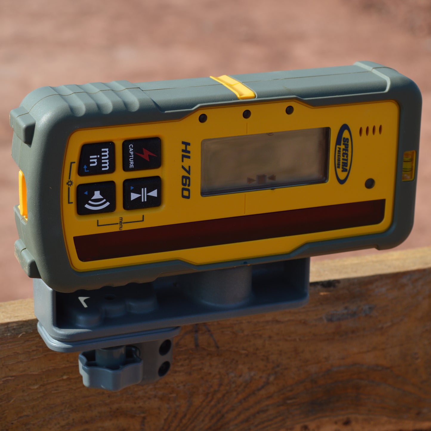 Spectra Handempfänger HL760U für Rot-, IR- und Grünstrahl-Laser, LED+LCD Anzeige, mit Adapter C70