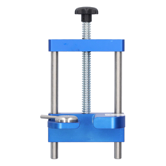 Abziehlatte und Richtscheit für präzise Schüttung von Bodenaufbauten