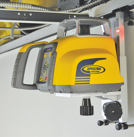 Spectra fully automatic horizontal/vertical laser SpectraPrecision HV302-4, incl. HL760 and radio remote control RC402N