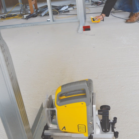 Spectra fully automatic horizontal/vertical laser SpectraPrecision HV302-4, incl. HL760 and radio remote control RC402N