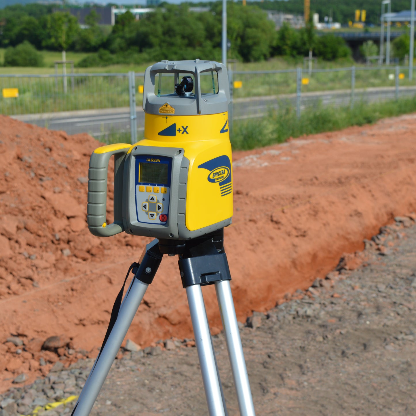 Laser d'inclinaison 3 axes entièrement automatique SpectraPrecision UL633N, avec 2x HL760, télécommande RC603N et spot finder SF601